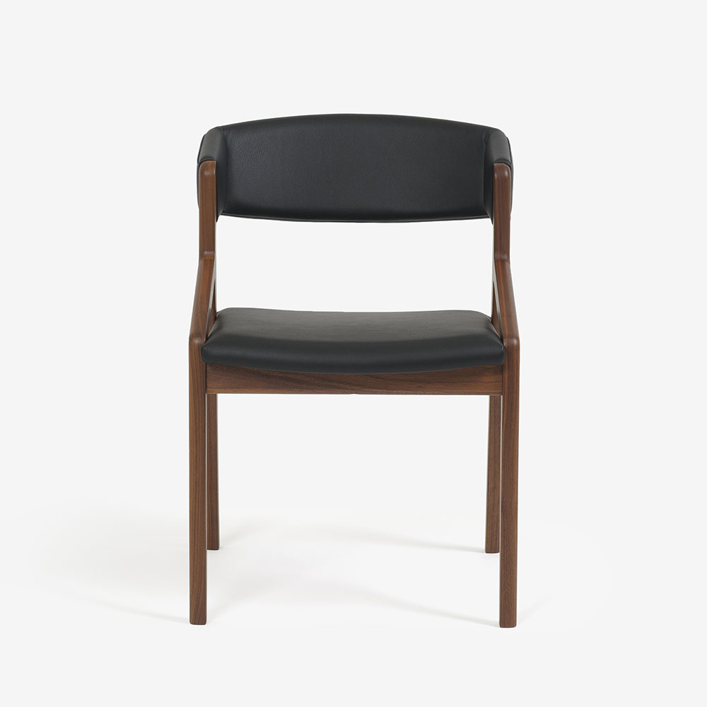 ダイニングチェア「CORONA DC323-1W44 WN-WN-AK705」半肘付き 背張り革