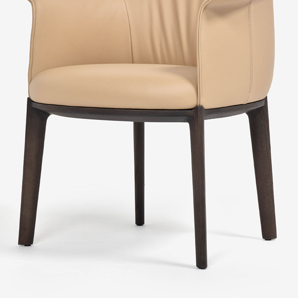 PoltronaFrau（ポルトローナ・フラウ）ダイニングチェア（アーム付き