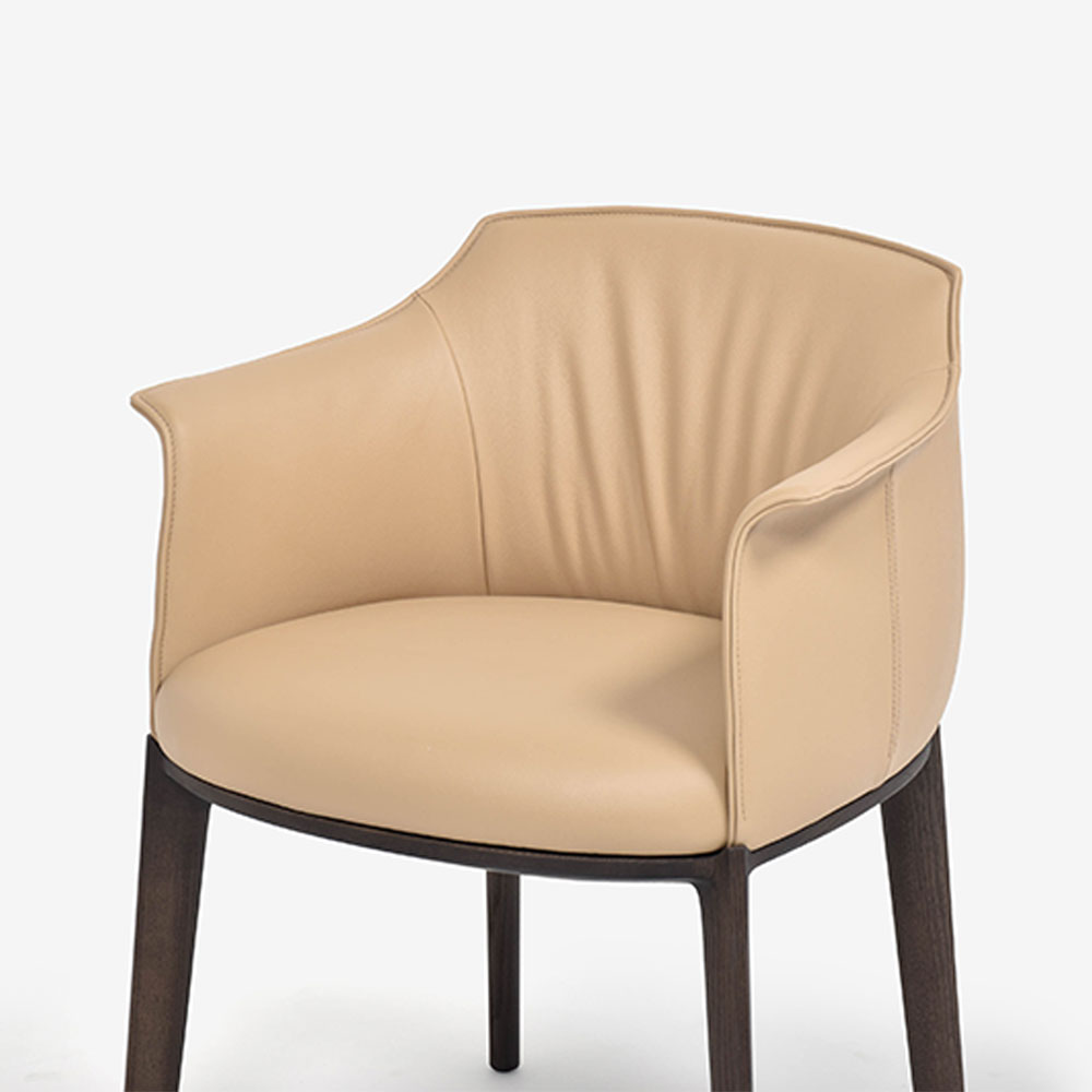 PoltronaFrau（ポルトローナ・フラウ）ダイニングチェア（アーム付き