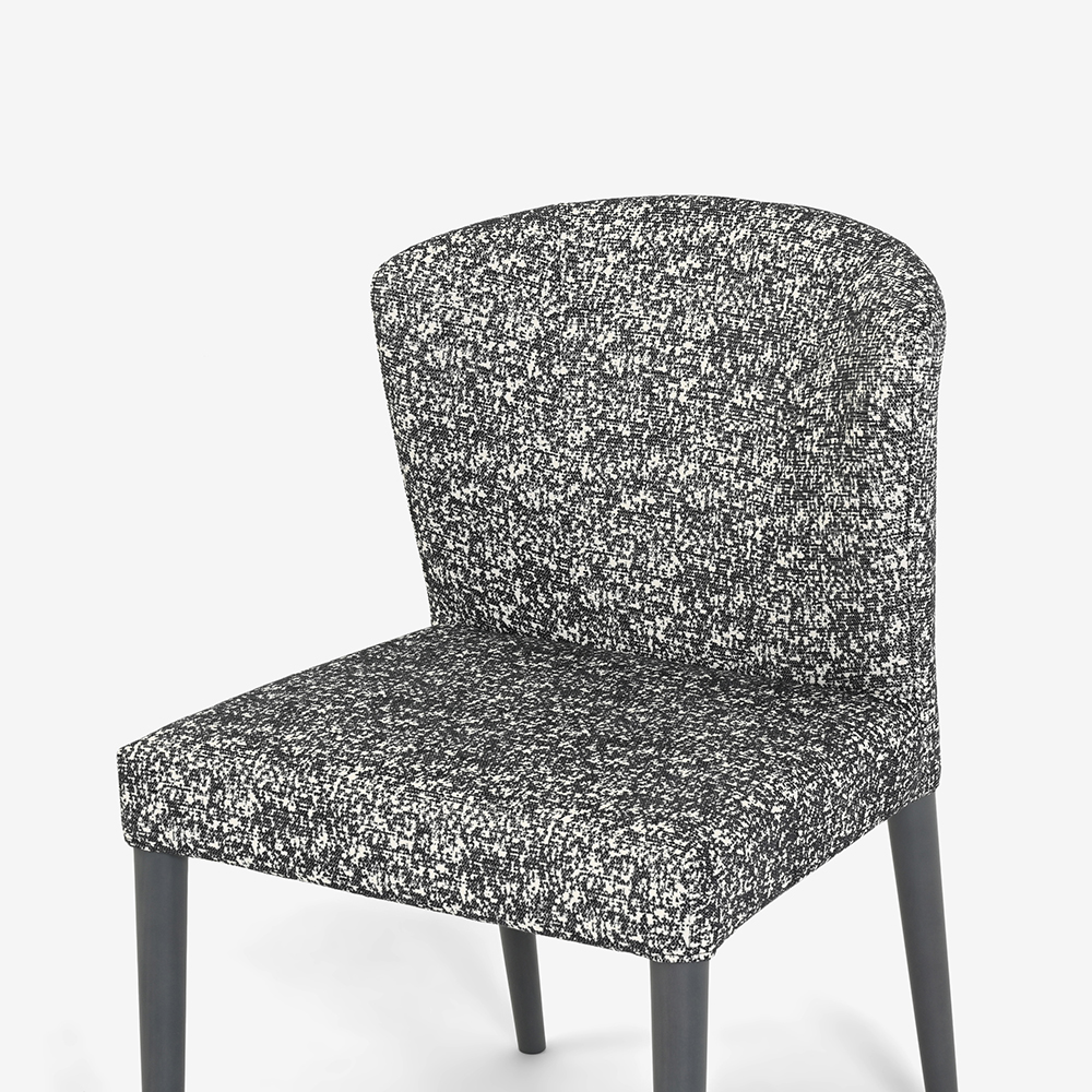 ligne roset（リーン・ロゼ）ダイニングチェア「ロゼチルコ」布＃RJ