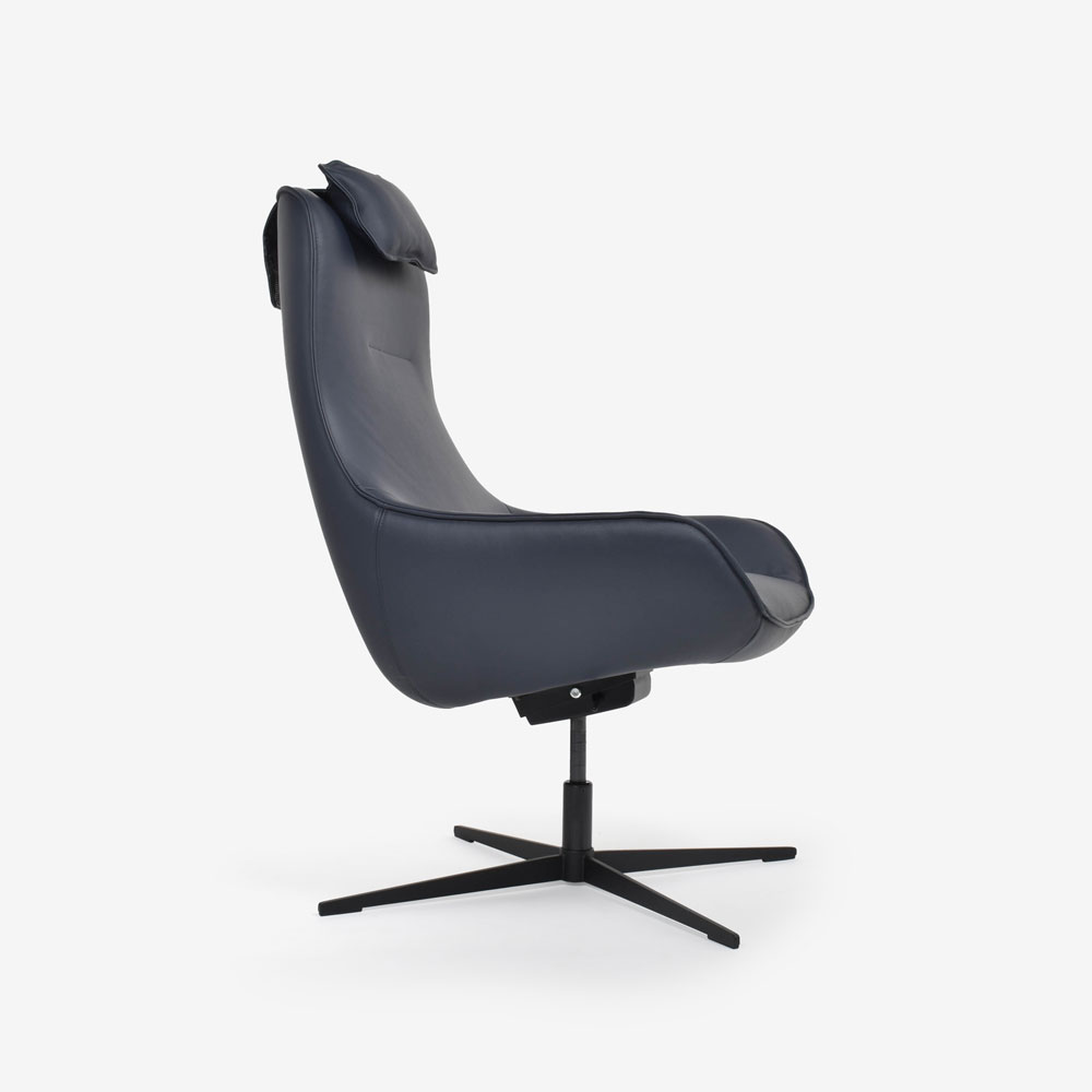 ROLF BENZ（ロルフベンツ）アームチェア「メグ」革グレーブルー色