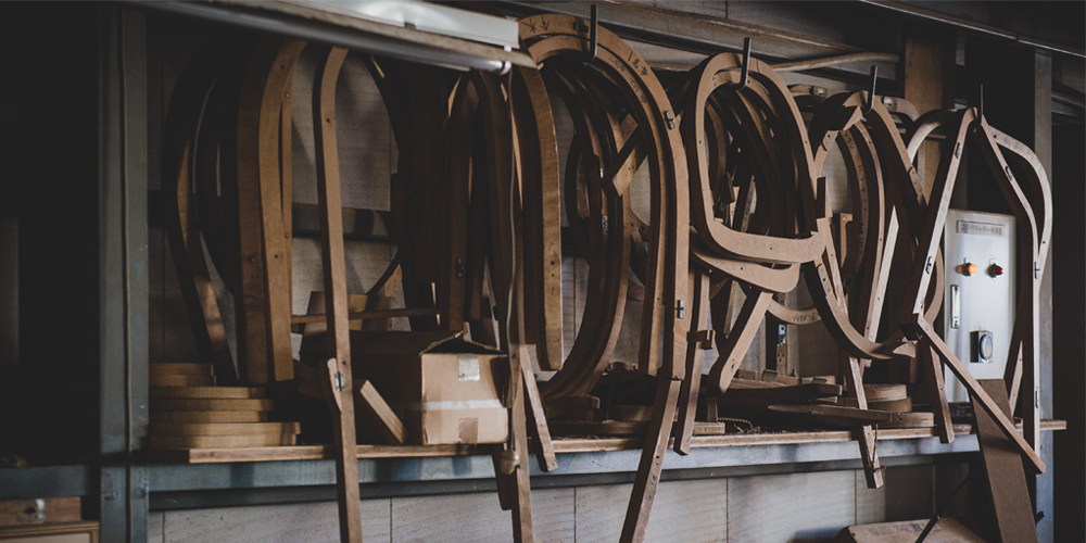 秋田木工 ダイニングチェア「No.0808」ナラ材 白木塗装 PVCIV2