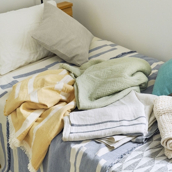 LAPUAN KANKURIT USVA リネンブランケット グレー｜ブランケット｜IDEE