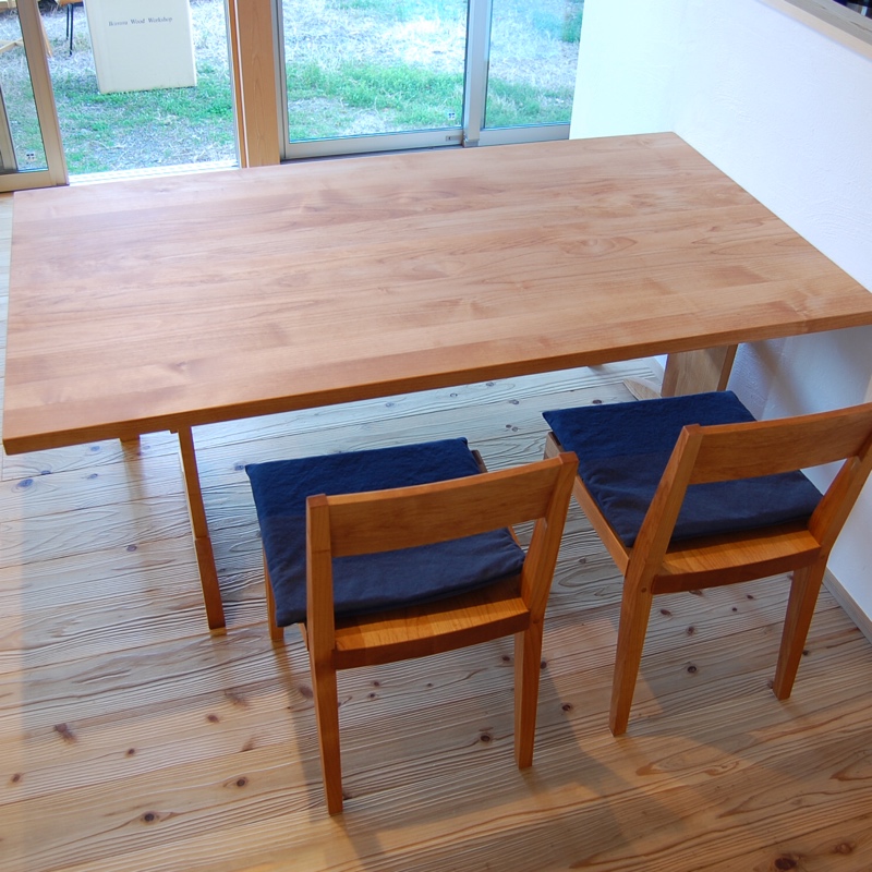 無垢の存在感あふれるダイニングセット｜ikususu FURNITURE｜無垢材