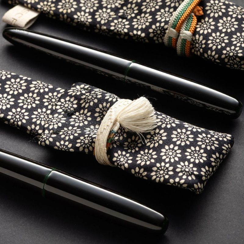 スクリーボ 限定生産品 ピウマ 溜塗り はね くろ ゴールドトリム