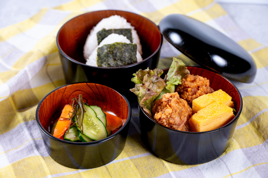 入子三段小重 響樹 木製 漆塗り 漆器の井助