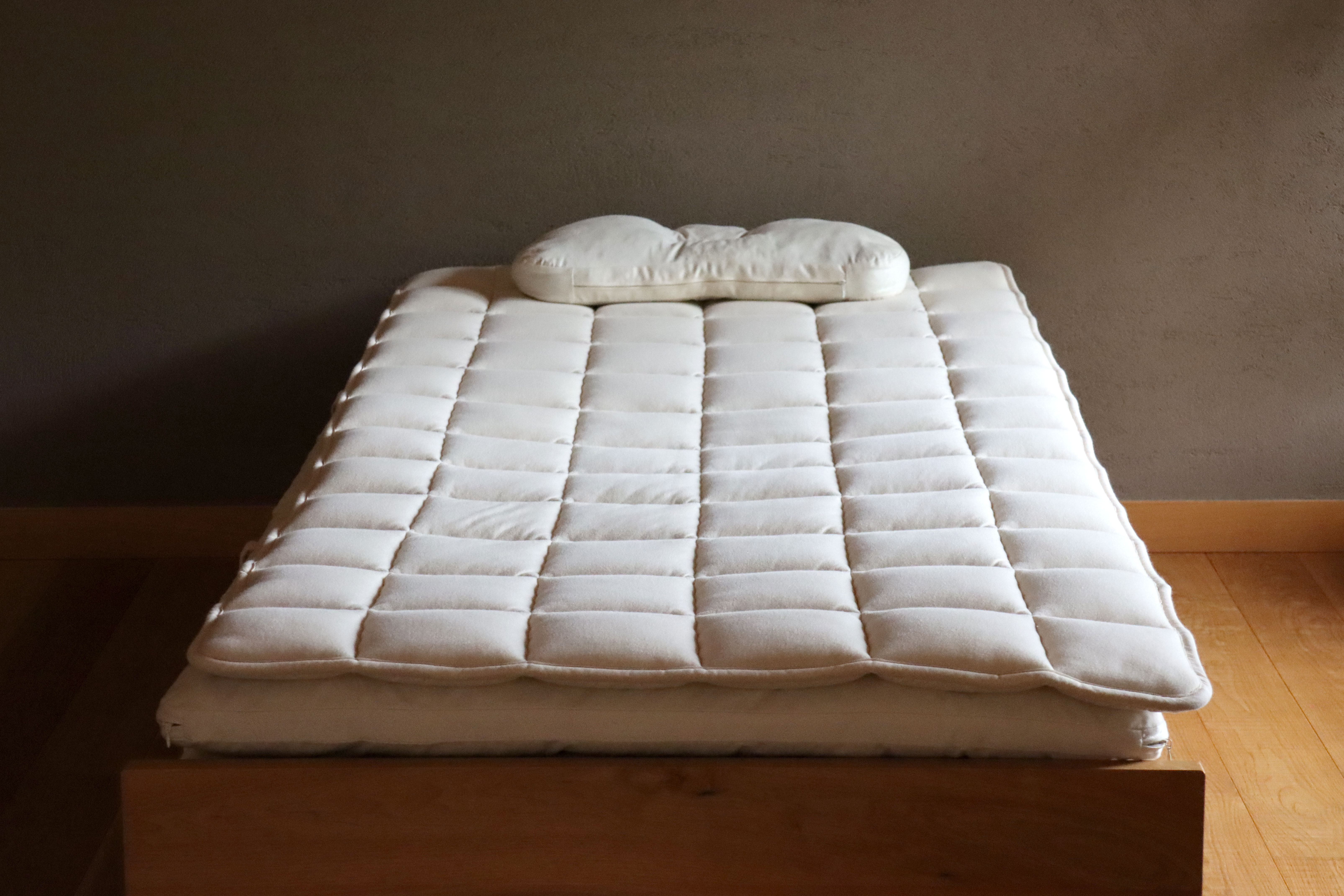 羽毛布団など布団(ふとん)の専門店 | 株式会社石田屋