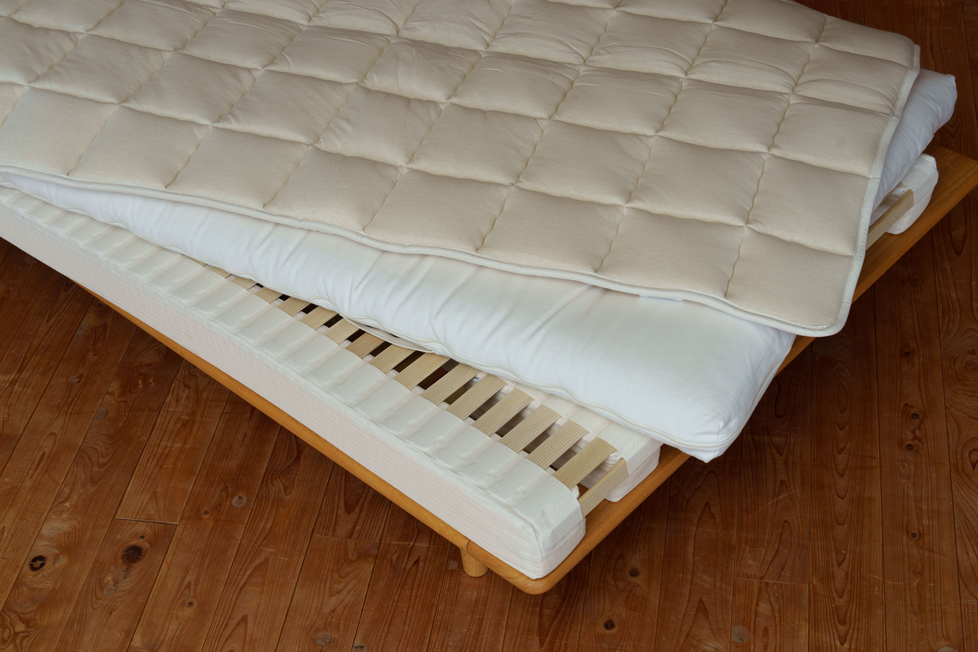 羽毛布団など布団(ふとん)の専門店 | 株式会社石田屋