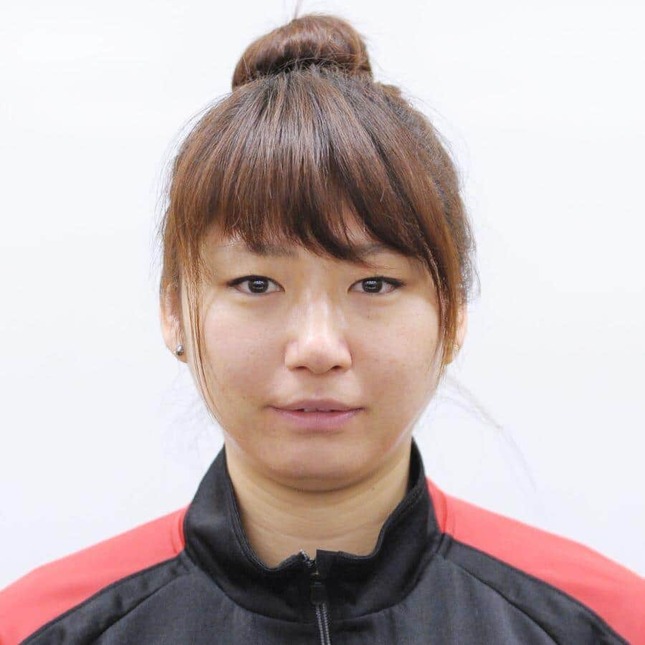 元女子バレー日本代表・大友愛、ワインレッド・ヘアカラー姿に 「唯一