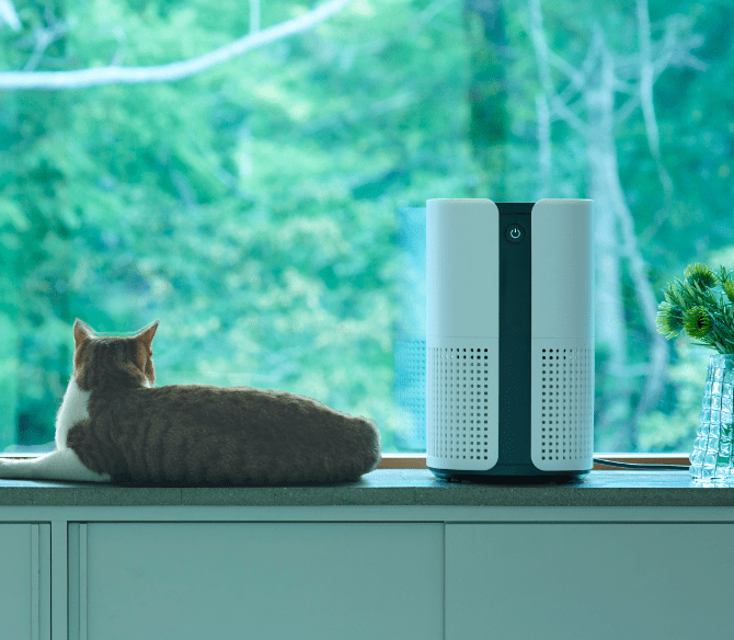 コンパクトサイズで最大18畳のお部屋に対応できるパワフルな空気清浄機