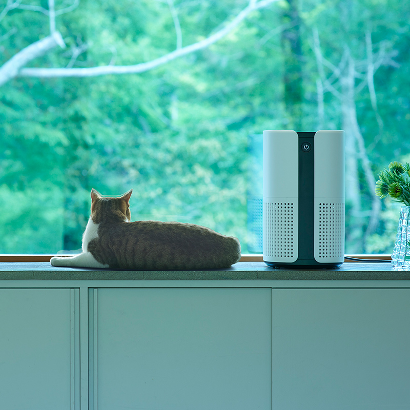 コンパクトサイズで最大18畳のお部屋に対応できるパワフルな空気清浄機