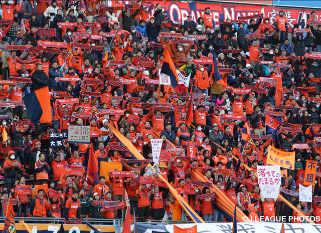 公式】【大宮】クラブハウスでファン・サポーターが応援フラッグを制作