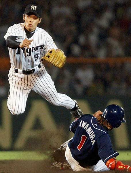 藤本敦士たたきあげの意地 亜大を中退し…：2003年 阪神セ界制覇