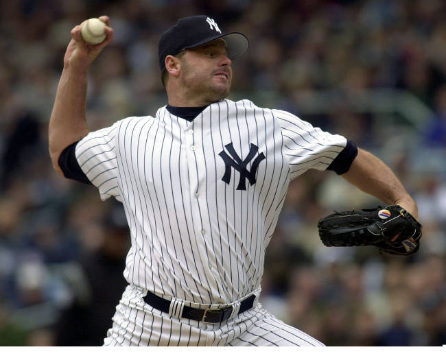 力投するヤンキースのロジャー・クレメンス投手＝2…：歴代快速球投手