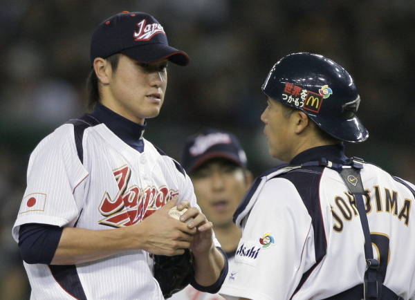 WBC・日本－中国。7回、調子が出ない…：「侍ジャパン」 山口鉄也