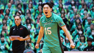 鎮西高校、4年ぶりの優勝。主将不在の中で控えセッターが流した安堵の