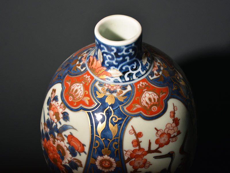 献上手古伊万里焼】花瓶 染錦本金花籠夫婦鶴図