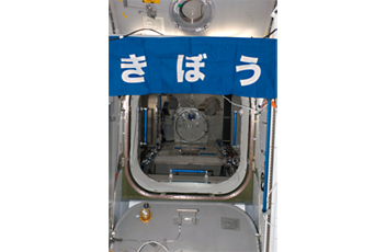 ニコンデジタル一眼レフカメラ「D2XS」、スペースシャトルのミッション