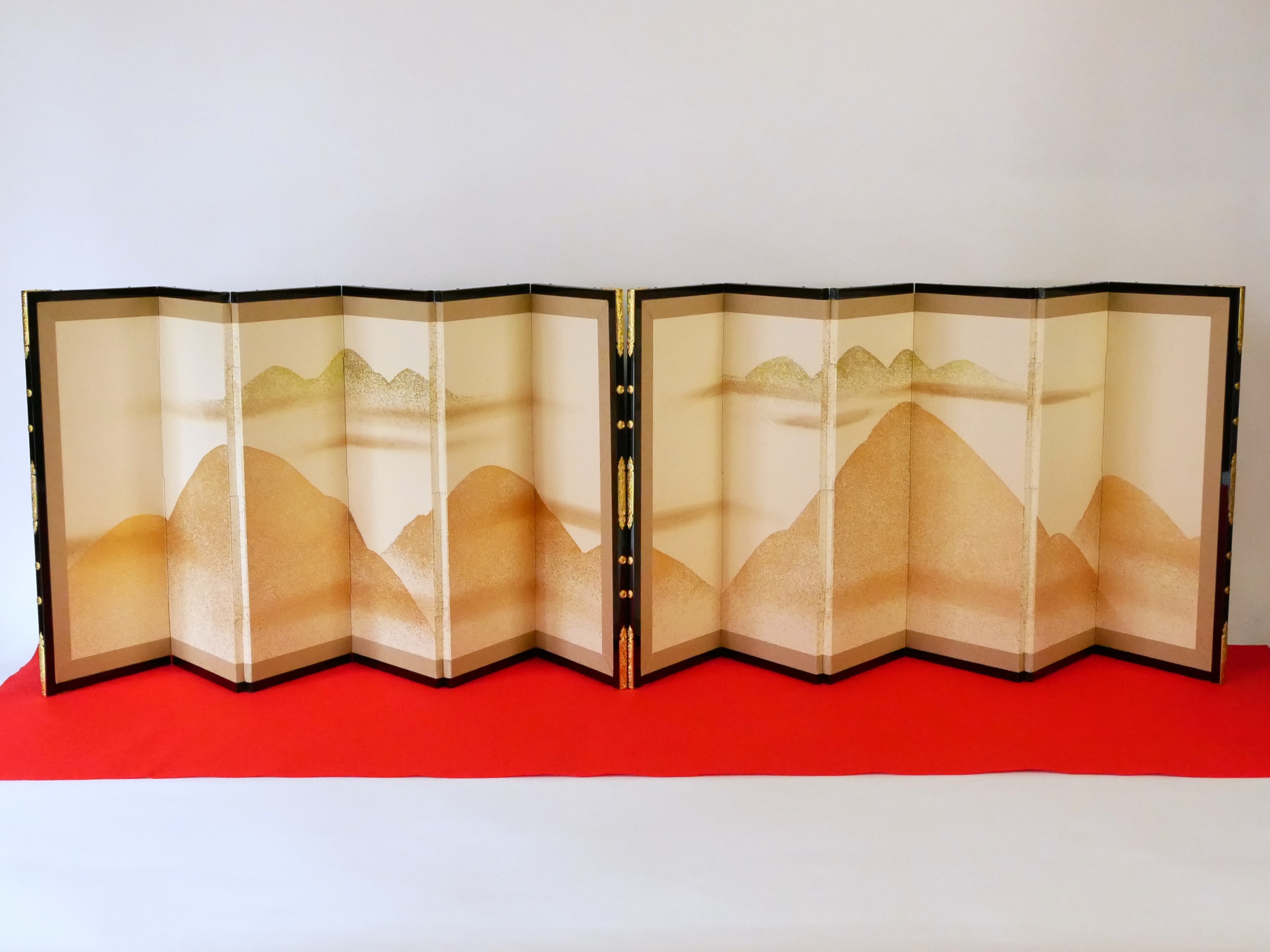 和泉の御蔵 / 北村松月堂作「六曲遠山屏風」十三号