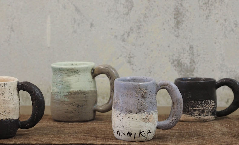 絵のように食卓を優しく彩る器たち。色を使う陶芸家、東恩納美架が語る