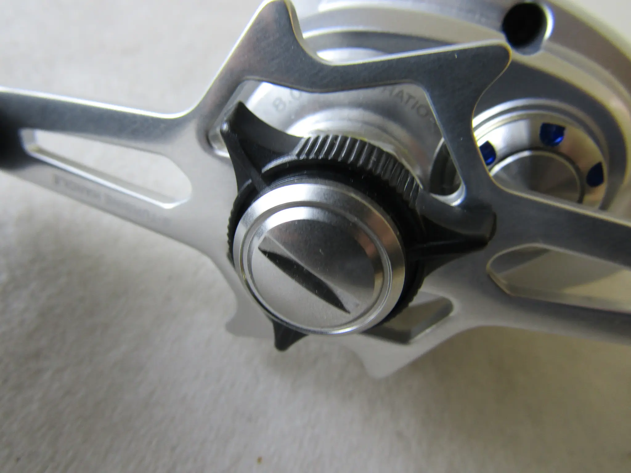 ステファーノ201XG（左） - 29,700円 : 海釣り、船釣り専門店の沖三昧