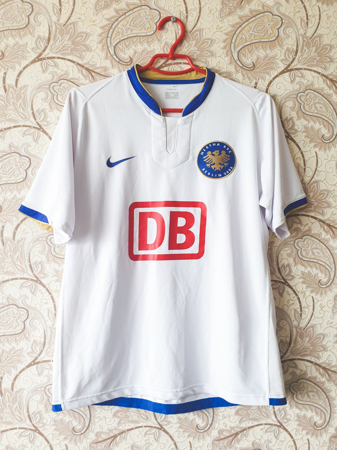 Hertha Home football shirt 2006 - 2007. Sponsored by DB (Deutsche