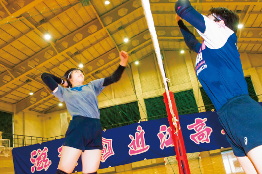 女子バレーボール | OHMIスクールライフ | 近江高等学校