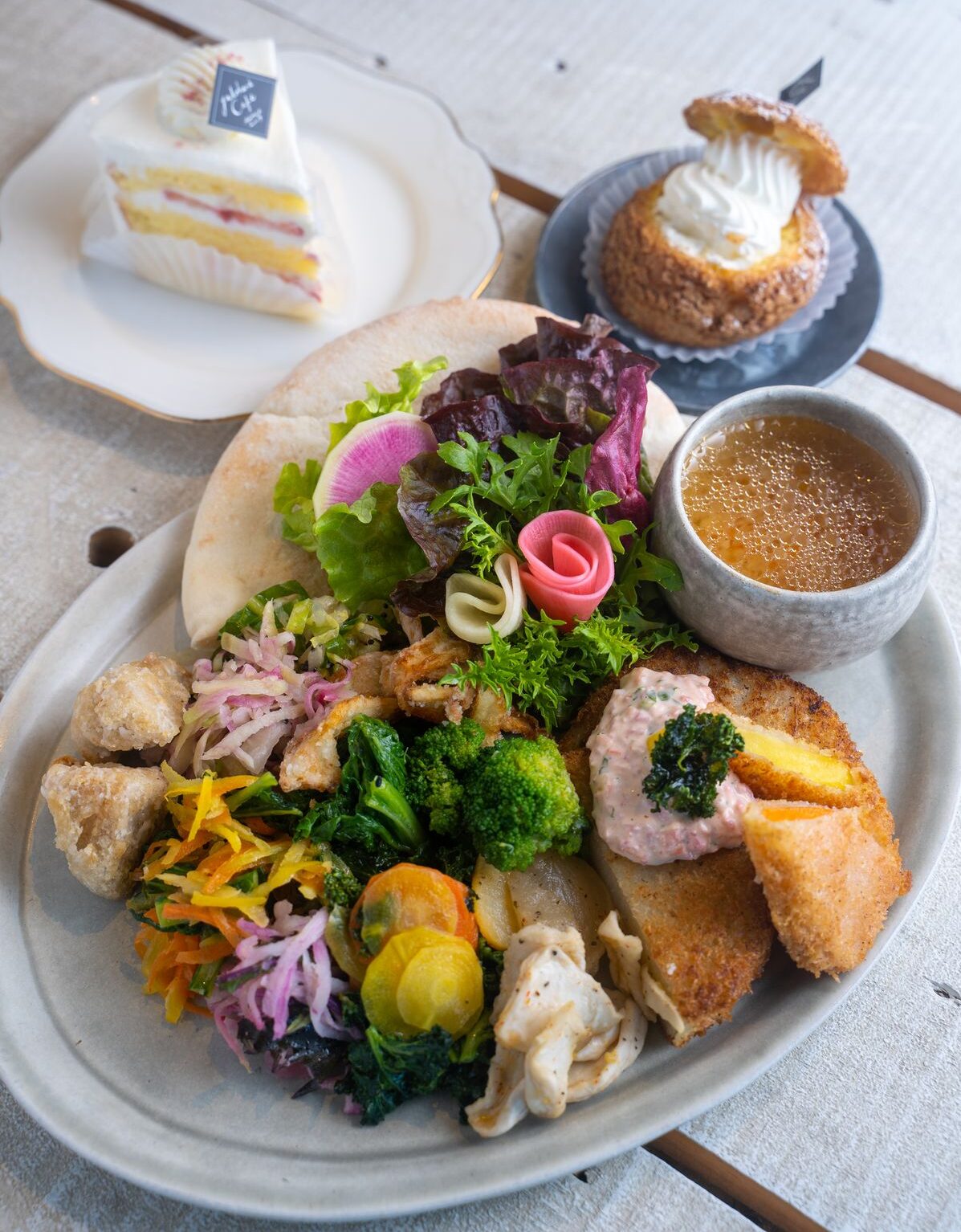 映えも確実！気分もアガル、華やかでヘルシーなワンプレートランチ5選