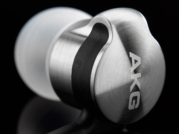 AKGのイヤホン、K3003のご紹介です。