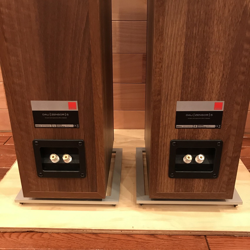中古品】DALI/スピーカー/ZENSOR 5(ペア)