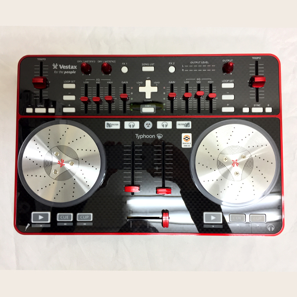 中古品のVestax PCDJコントローラー Typhoonが入荷いたしました！