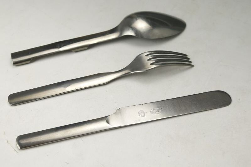 スウェーデン軍、スプーンフォークナイフのカトラリー3点セット - 北欧