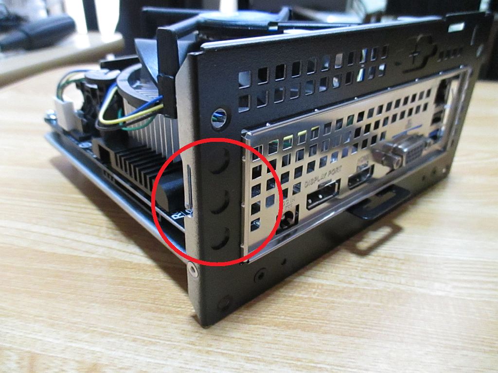 ベアボーンキット DeskMini 310の組み立て(その2) – 趣味の部屋