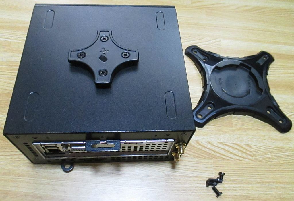 ベアボーンキット DeskMini 310の組み立て(その3) – 趣味の部屋