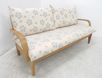 飛騨産業／キツツキ（KITUTUKI）森のことば クルバ（curva）3人掛け