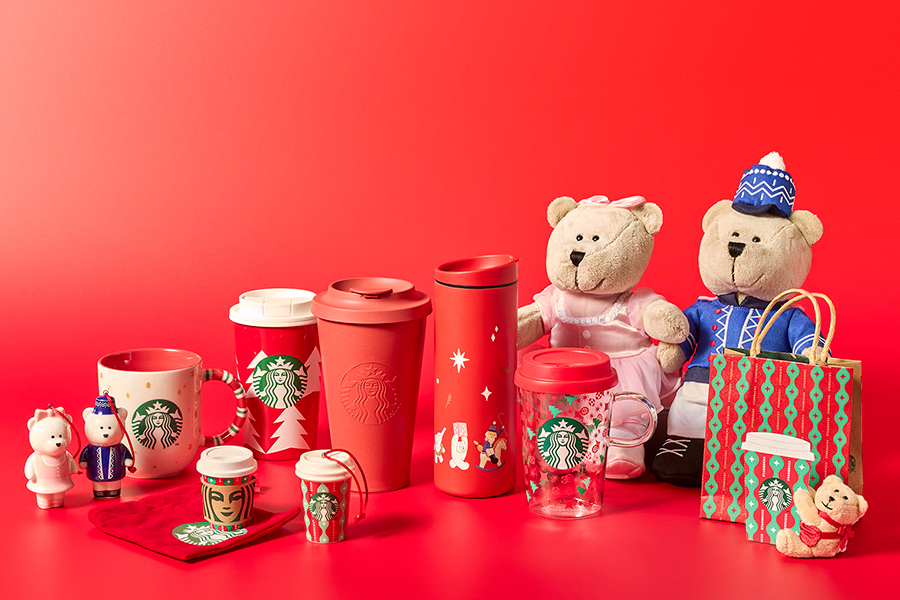 スタバの恒例ホリデーグッズは「過去イチ」の声も、今年の第1弾発売