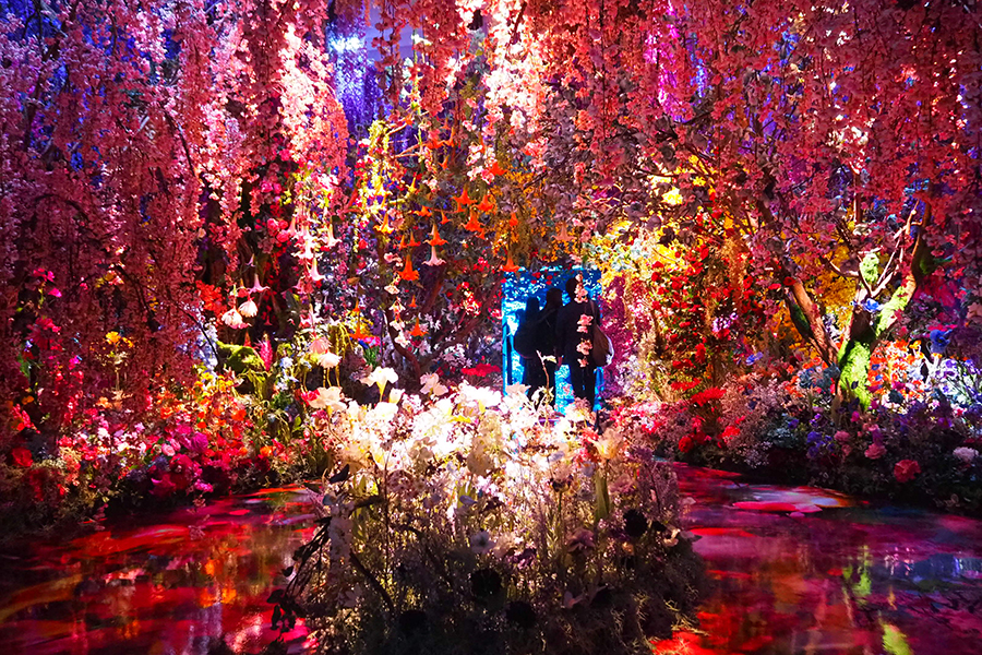 京都で「映えすぎる」蜷川実花の個展、絵巻のような空間が満載 | Lmaga.jp