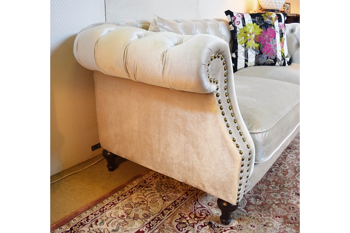 チェスターフィールド3シーターソファ・アイボリーベロア｜インテリア