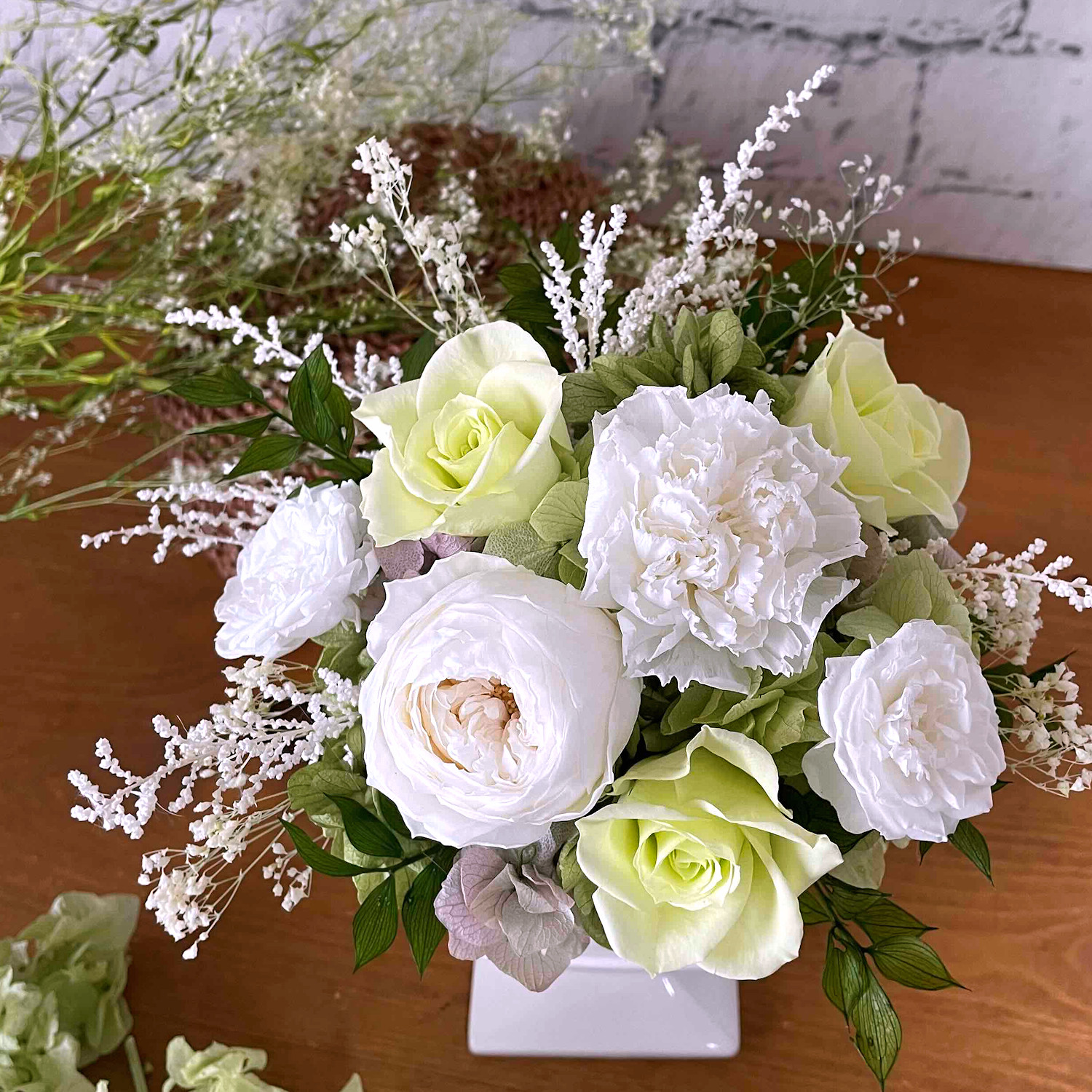 プリザーブドフラワー 白 バラ お供え 結婚祝い エレガント お洒落