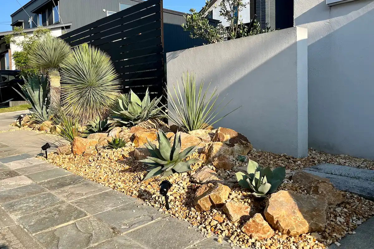 ドライガーデンの土の作り方！配合や掘る深さまで徹底解説