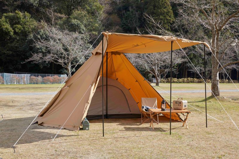 ソロテントが人気のWAQから、ファミリー用テントと2サイズの