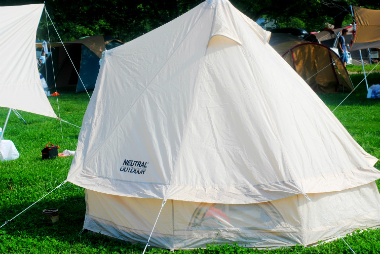 人気のゲル型テント「GEテント2.5（ニュートラルアウトドア）」を設営