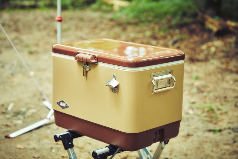 復刻カラーは7月発売！コールマンのクーラーボックス3種で夏キャンプを