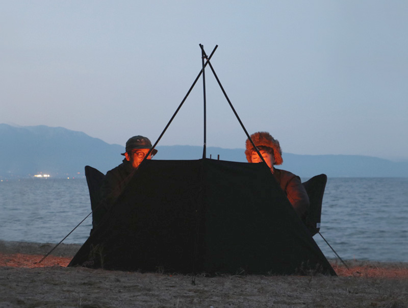 DODから焚き火用のティピー型風防「タキビノムコウ」と暖かさ最高