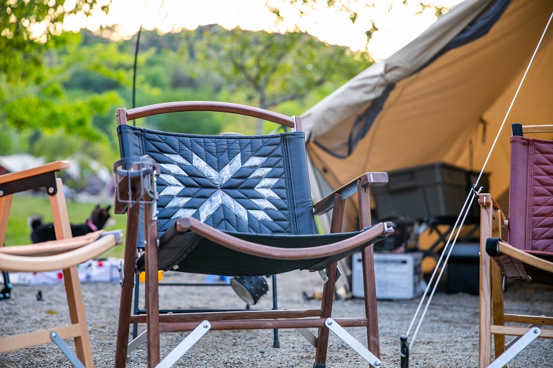 キャンプは自作ギアで彩る。カスタマイズしたカーミットチェアがお洒落