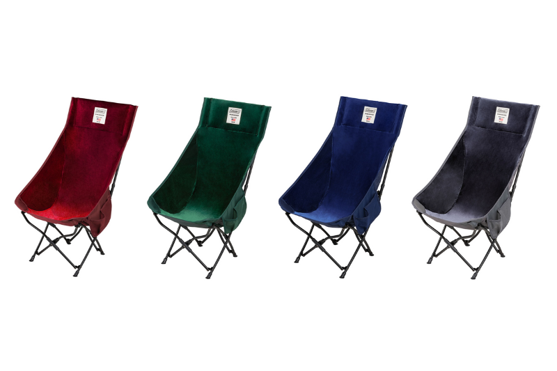 レトロ喫茶店の椅子でキャンプ？あの“光沢素材”と“色味”が人気