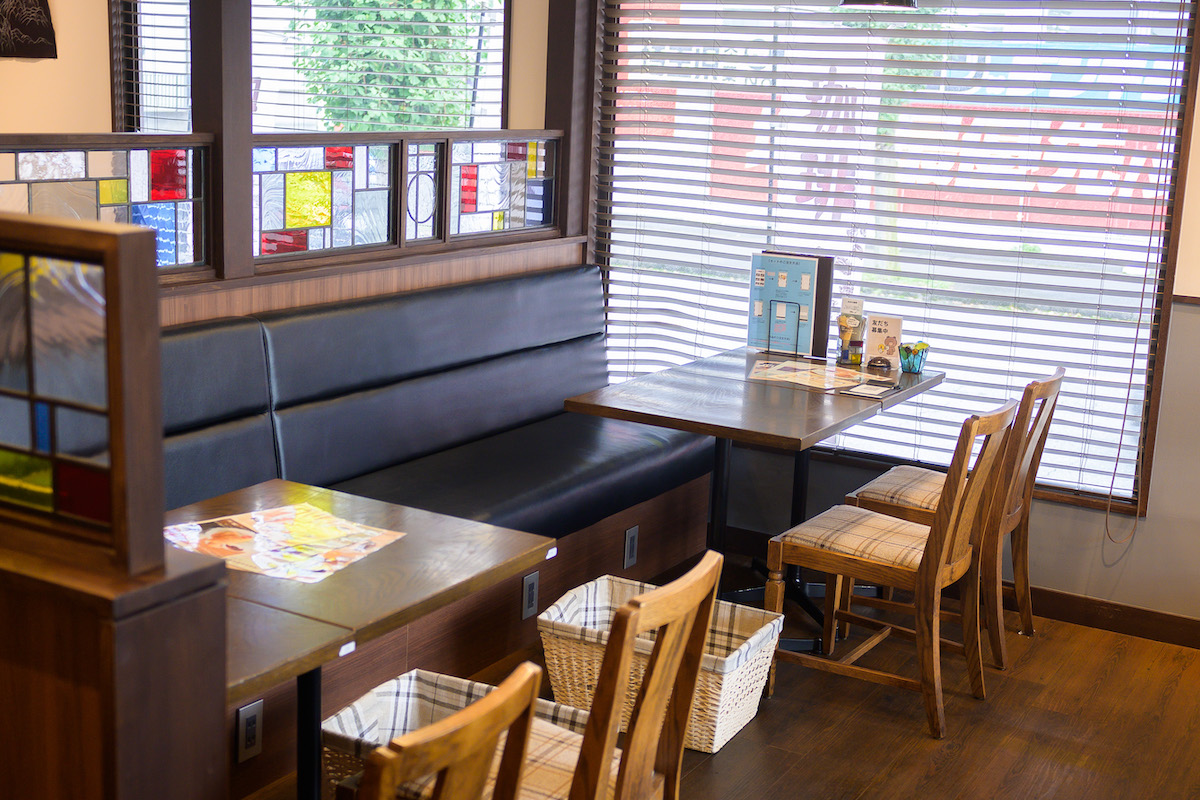 美しいステンドグラスと美味しいコーヒーに癒やされる「SUTTENDO