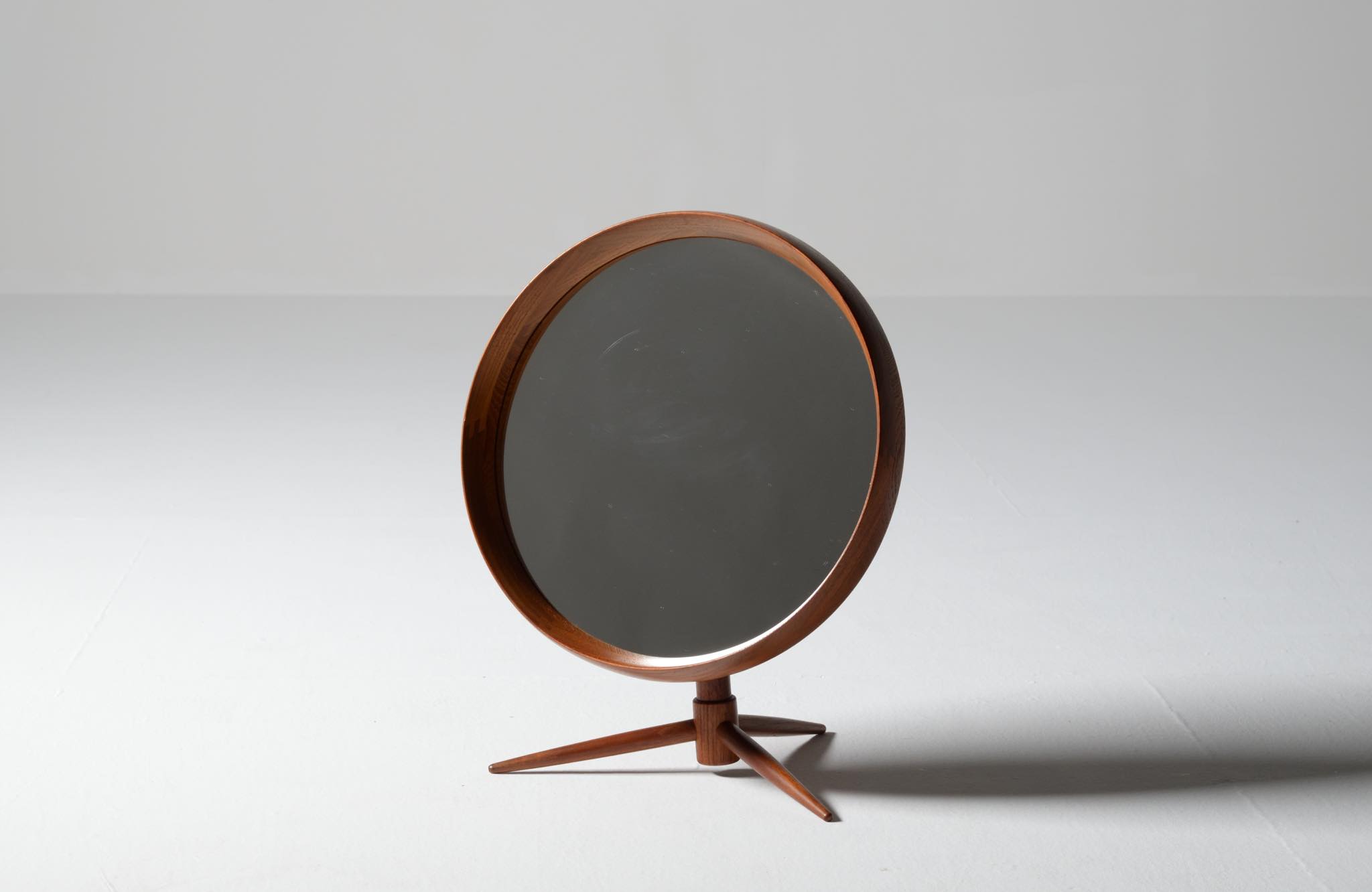 Pedersen & Hansen Vanity mirror｜Luca Scandinavia | 北欧