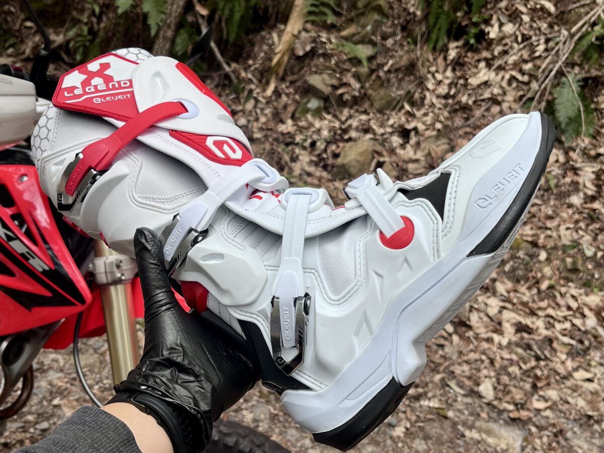 イタリアが誇る、革新のモトクロス・エンデューロブーツに最新モデルが
