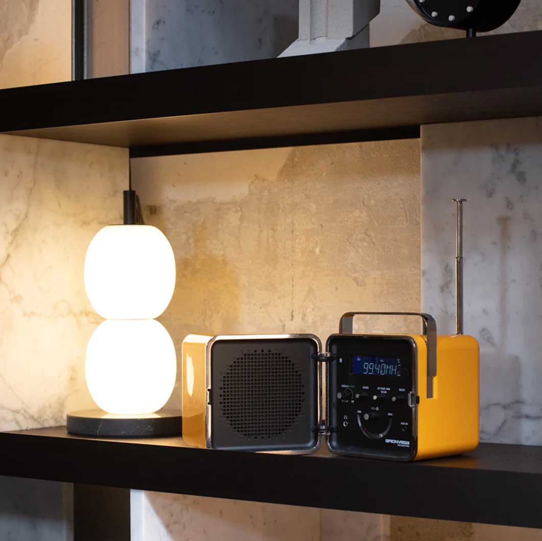 Brionvega Radio Cubo 50 ポータブル ラジオ イエロー(イエロー)：テック